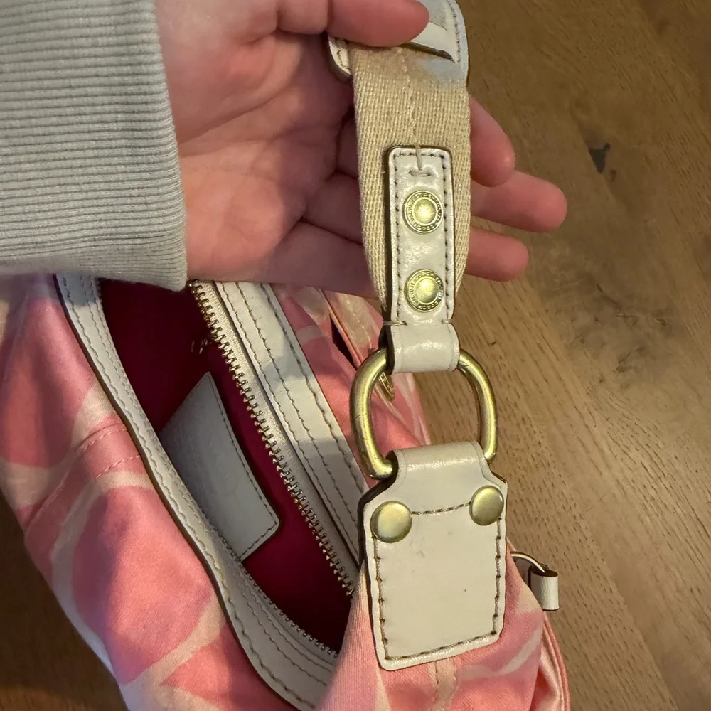 Vintage Coach Hamptons Pink Floral Shoulder Bag | Y2K Coach Canvas Handbag - Picture 5 of 6